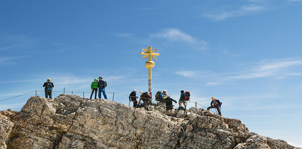 Zugspitze Summit, Editorial